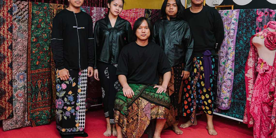 Revolusi pada Selembar Kain